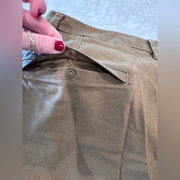 Lululemon - set of 2. Men’s Oxford Commission Classic 7” shorts - Picture 9 of 16